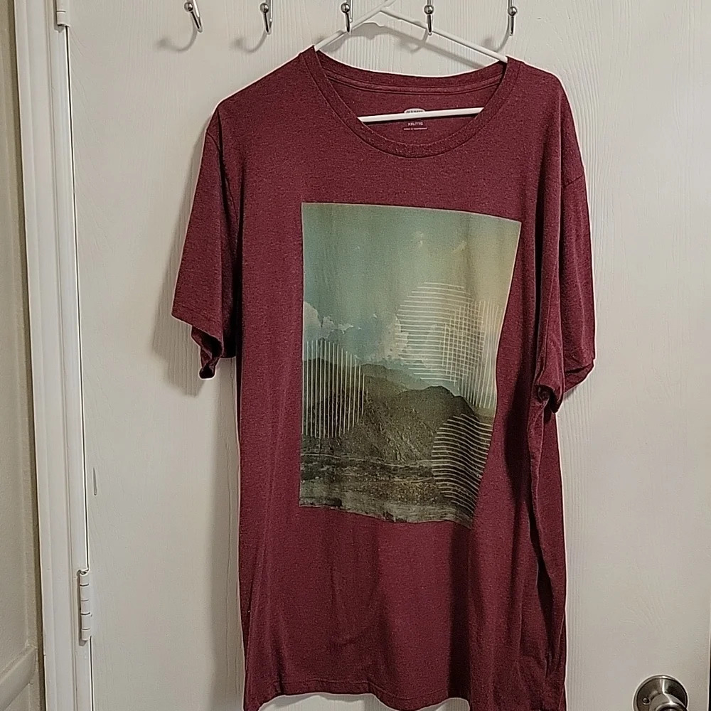 Old‎ Navy T Shirt